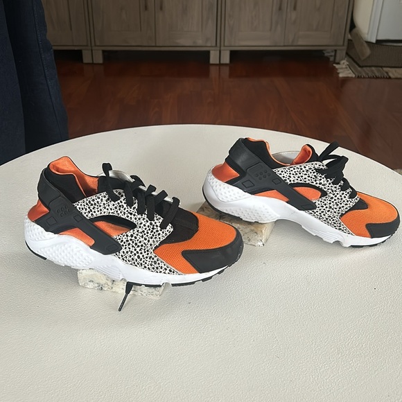 Nike Air Huarache Run Safari (GS) - Picture 2 of 7